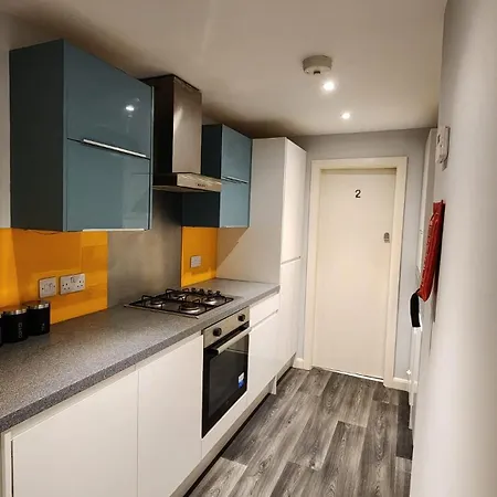 3 Bed - Location - Ideal Long